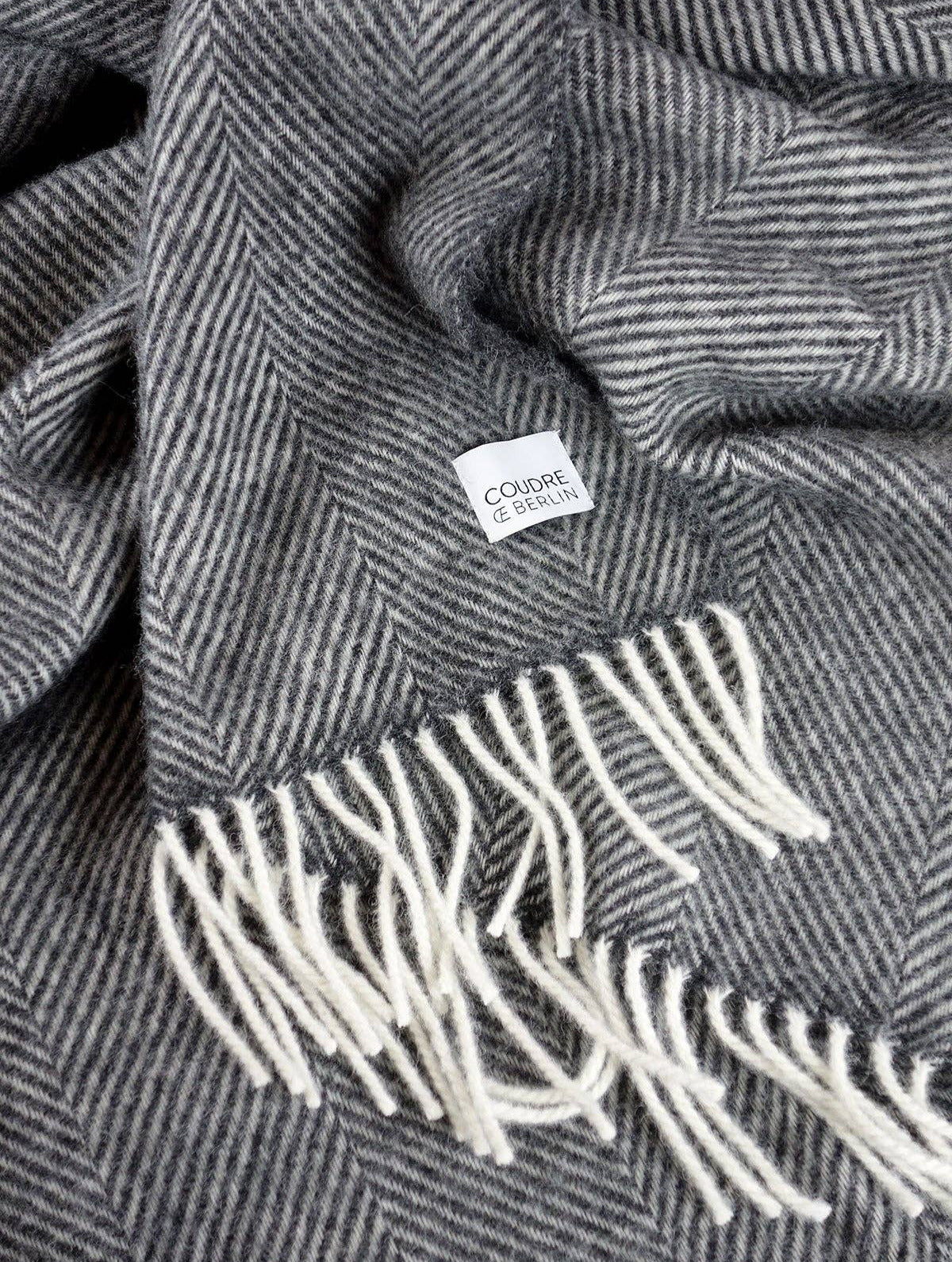 Anthracite Herringbone wollen plaid