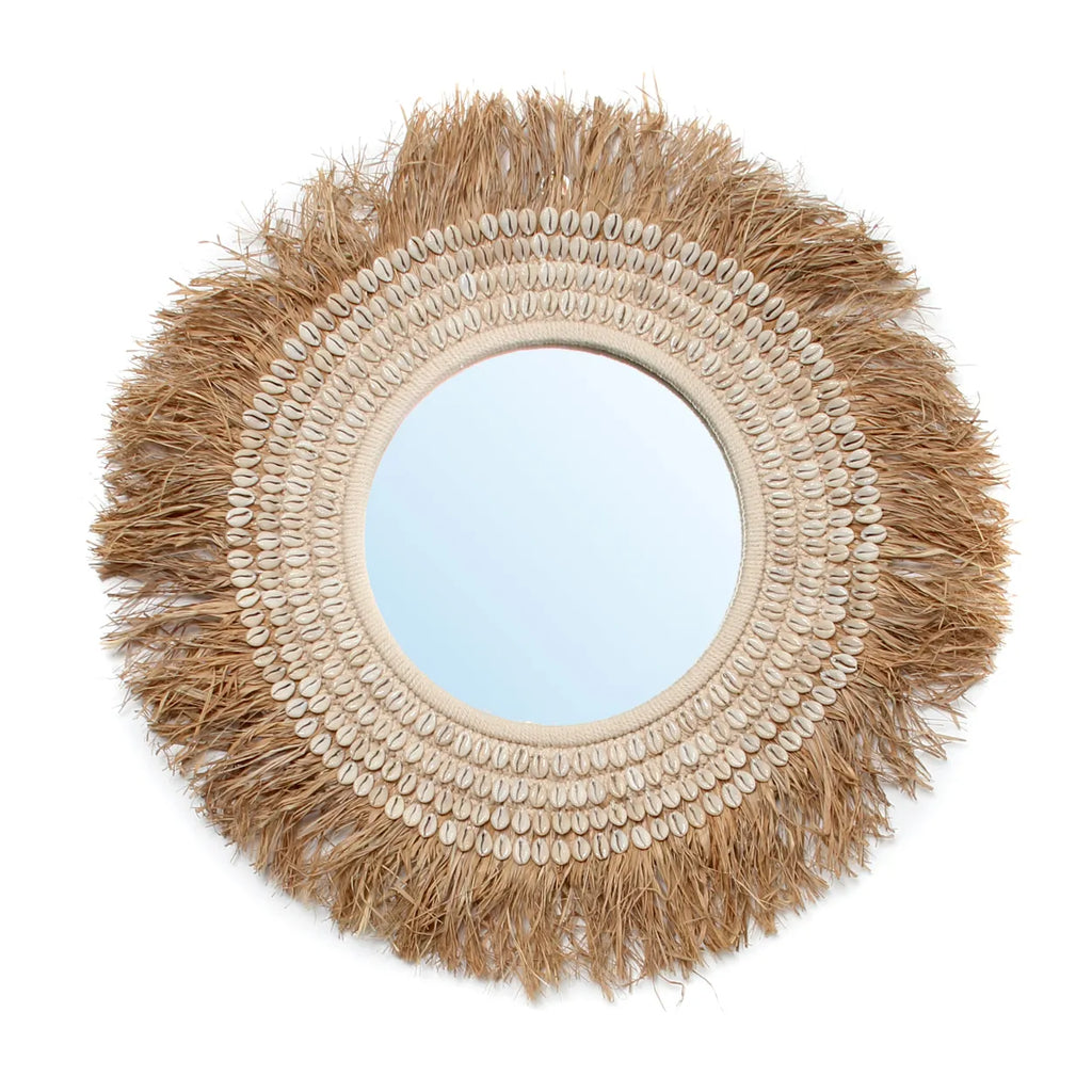 De Raffia Cowrie Spiegel