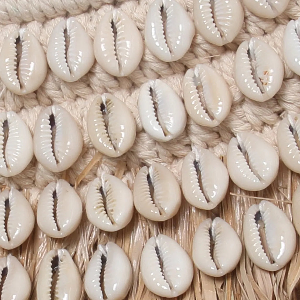 De Raffia Cowrie Spiegel