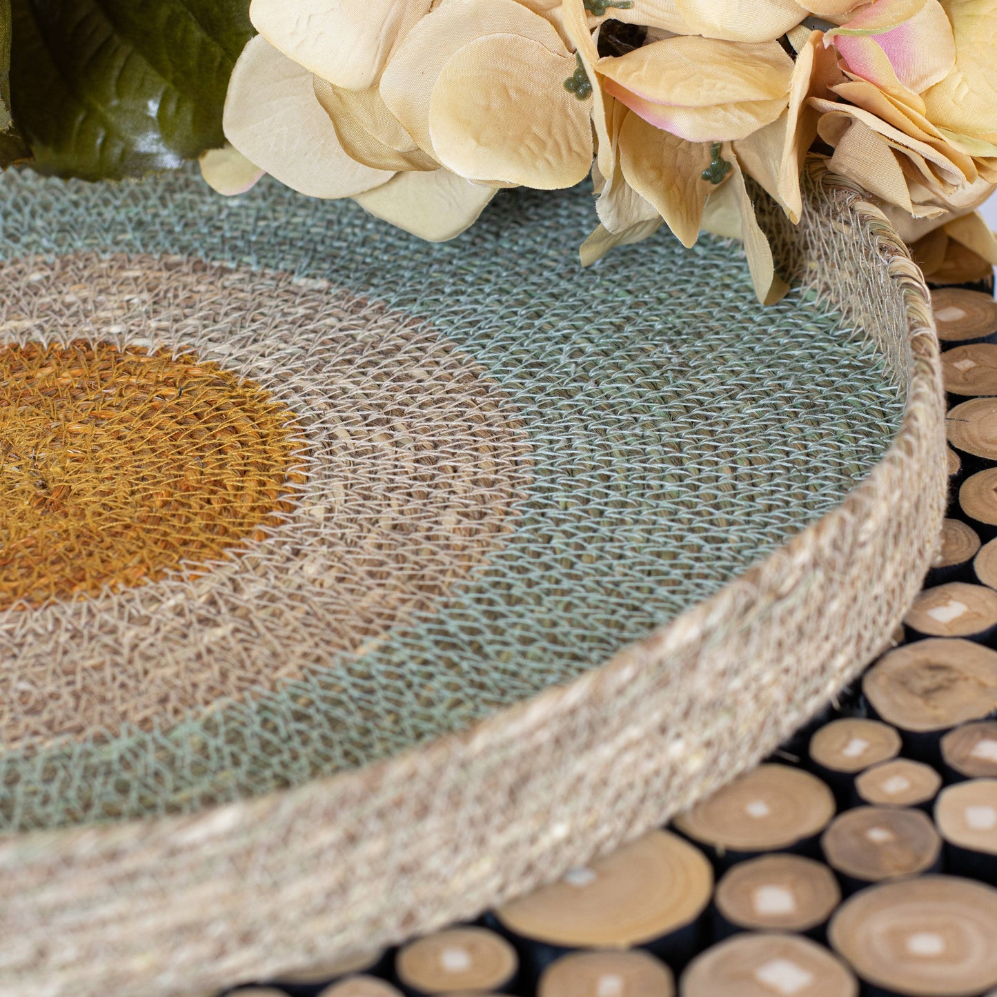 Kampa Round Seagrass Centerpiece