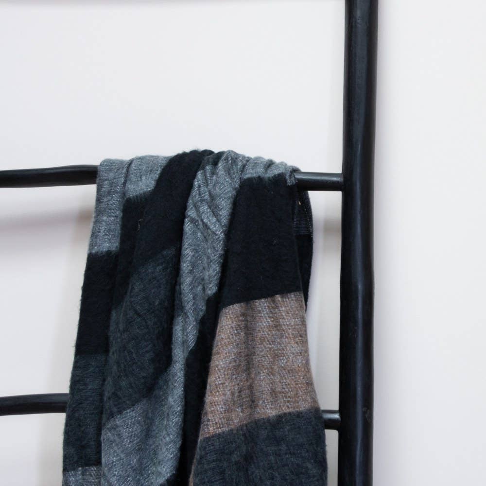 Lena Black XL Ladder