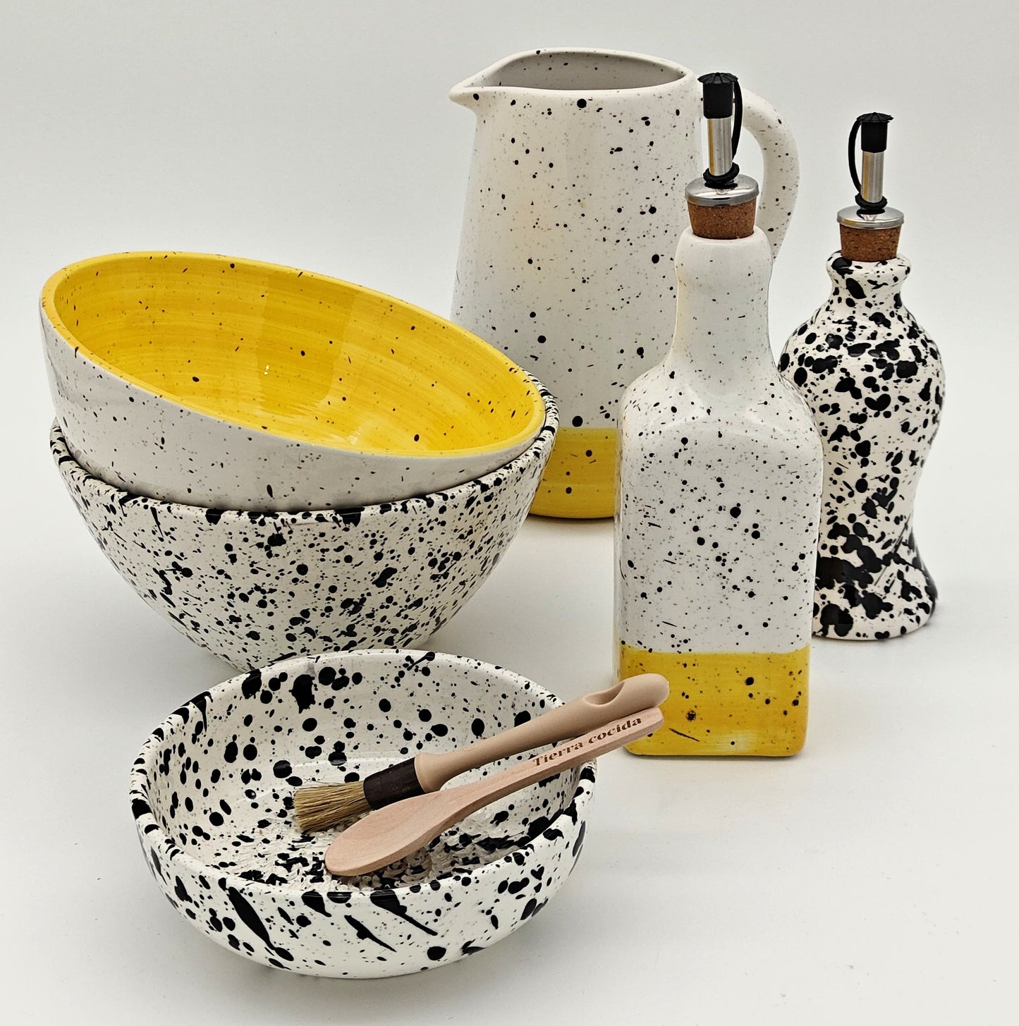 Summer Ceramics Kit with Grater Plate, Oil Bottle and Salad Bowl