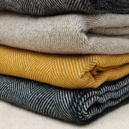 Anthracite Herringbone wollen plaid