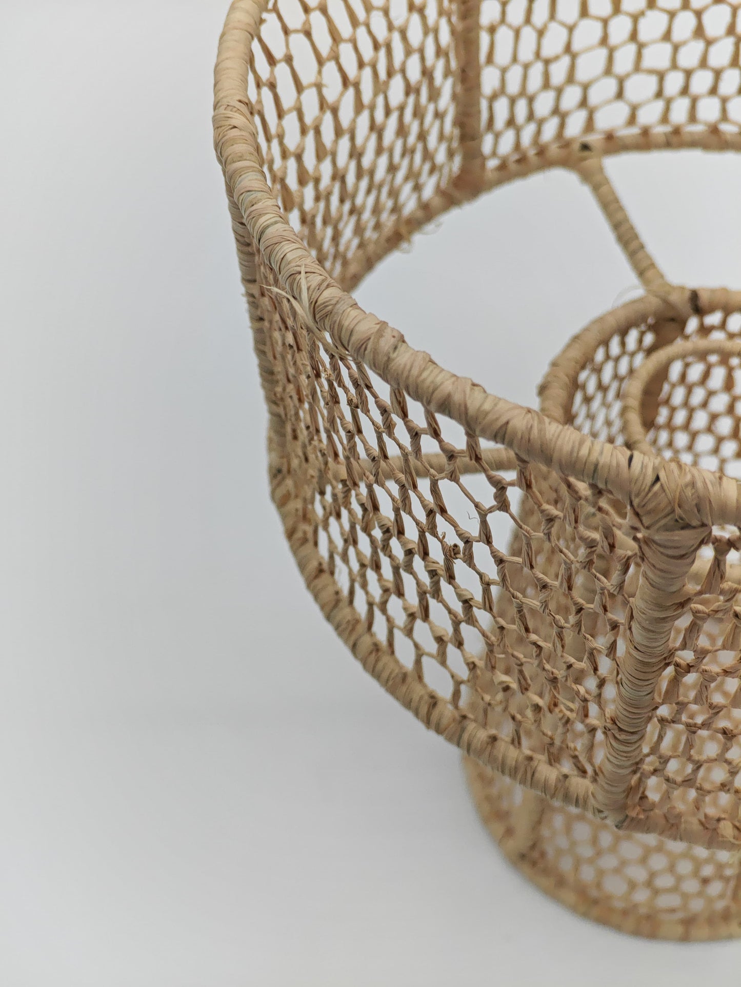Mesh Raffia Lamp