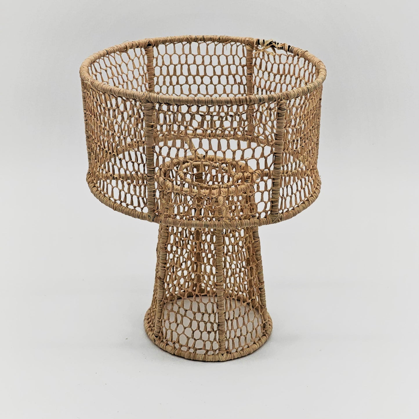Mesh Raffia Lamp